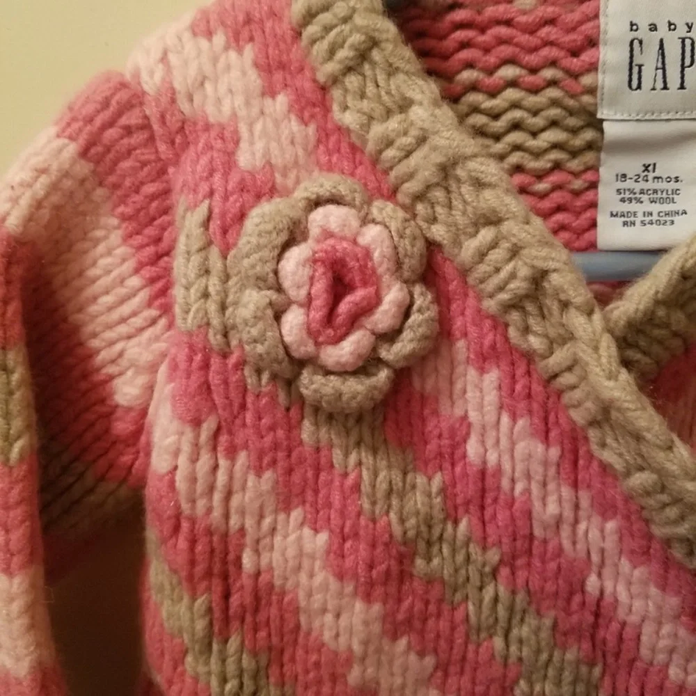 🌞 baby gap sweater